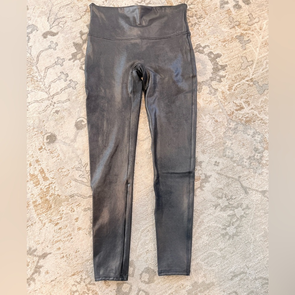 SPANX Black faux leather legging’s. Size L